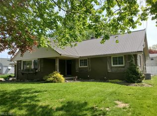 916 Church St, Louisville, OH 44641