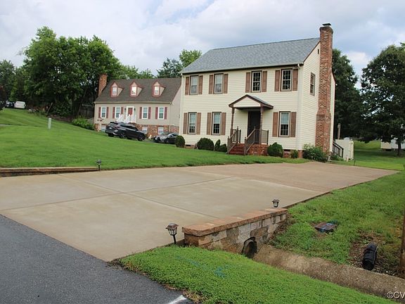 4th image of 8318 Banshire Ct