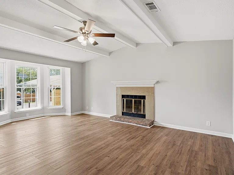 944 Patio Dr — Photo 11
