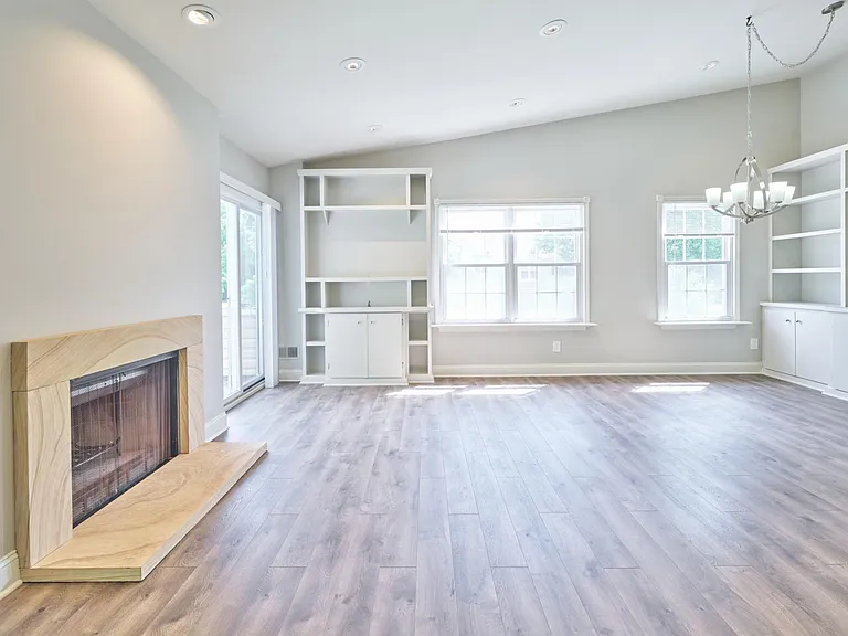 51 Meadow Ln — Photo 5