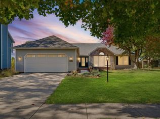 2707 Cherry Hills Dr, Champaign, IL 61822