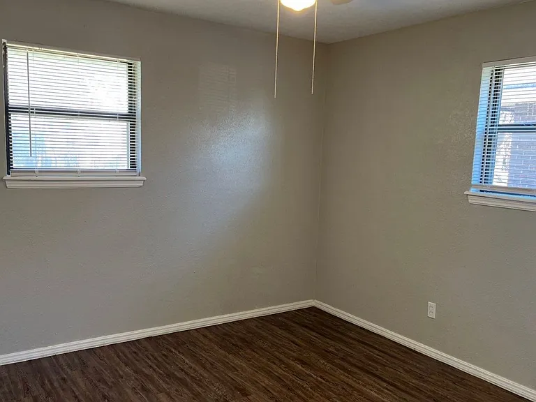 955 SW 4th Pl — Photo 31