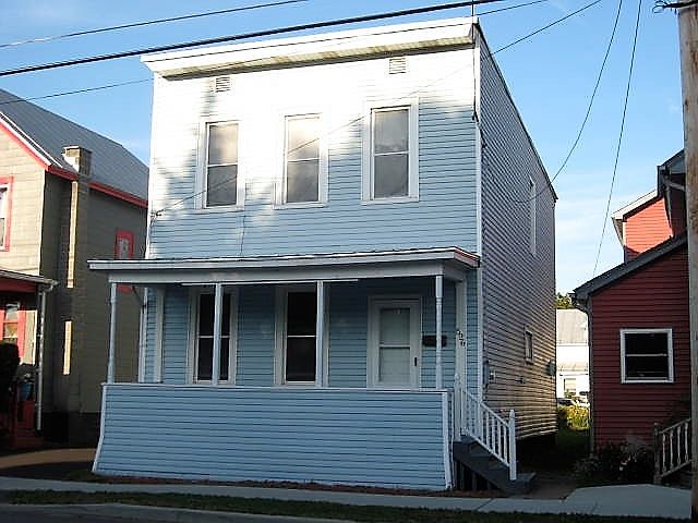 1st image of 526 Paterson St
