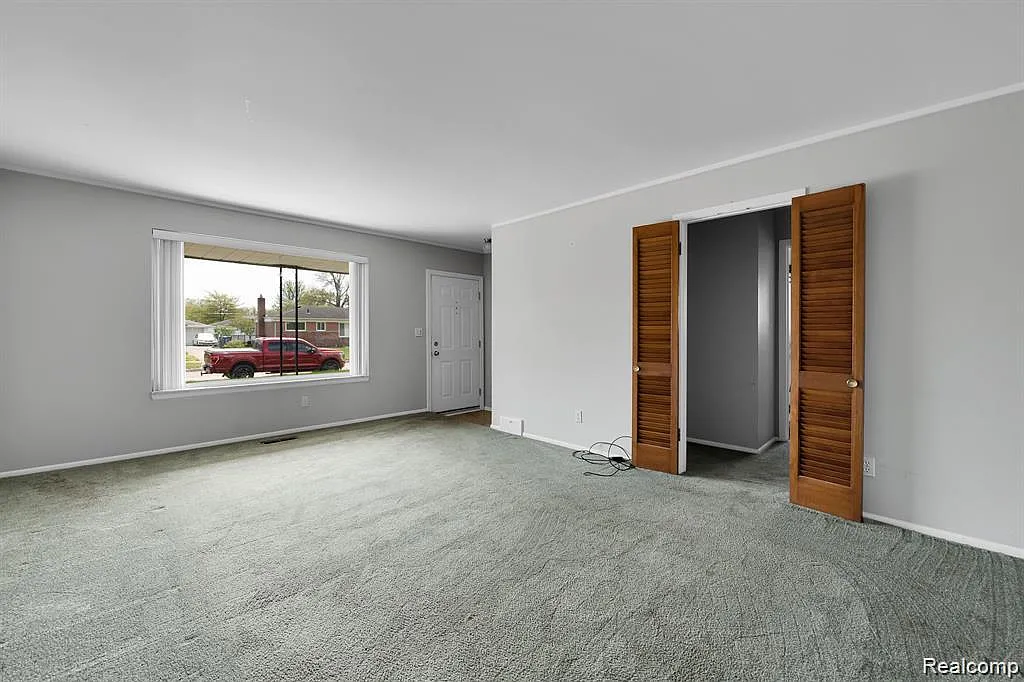 3 bed, 1.5 bath, 1128 sqft, $1,900 — Photo 3