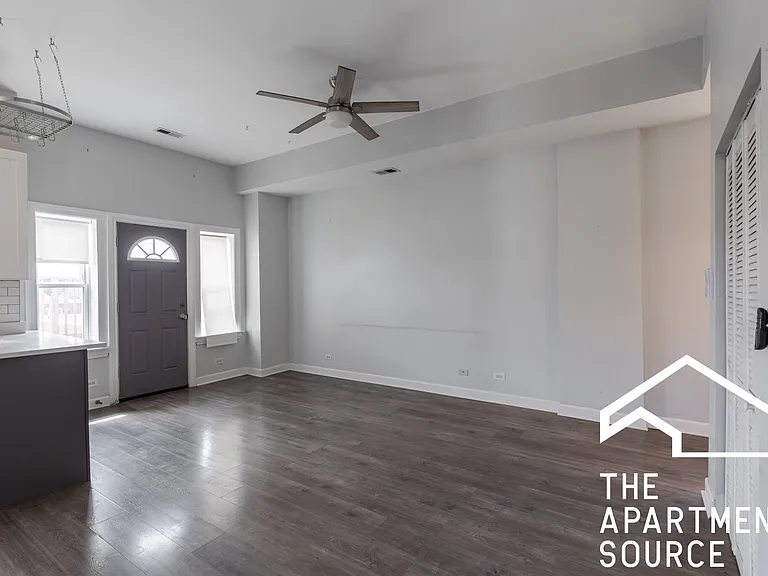 3216 W Augusta Blvd #3 — Photo 2