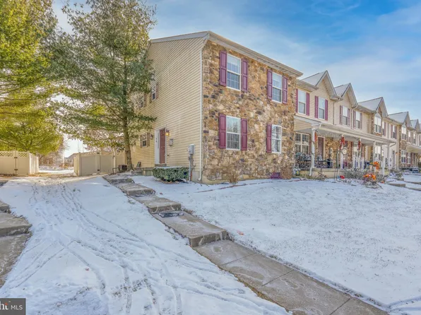 44 Normans Ford Dr, Sicklerville, NJ 08081