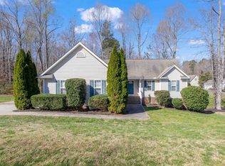 10 Broken Lance Dr, Youngsville, NC 27596