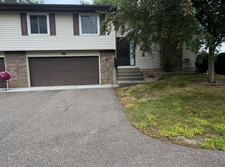 9372 Kingsview Ln N, Maple Grove, MN 55369