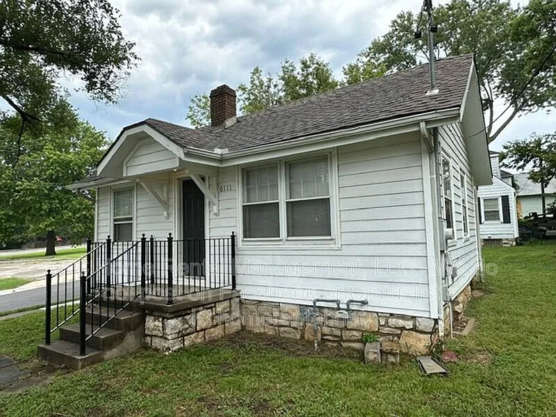 1 bed, 1.0 bath, 1100 sqft, $950 — Photo 2