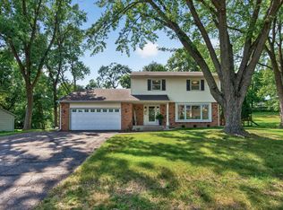 15521 Wing Lake Dr, Minnetonka, MN 55345