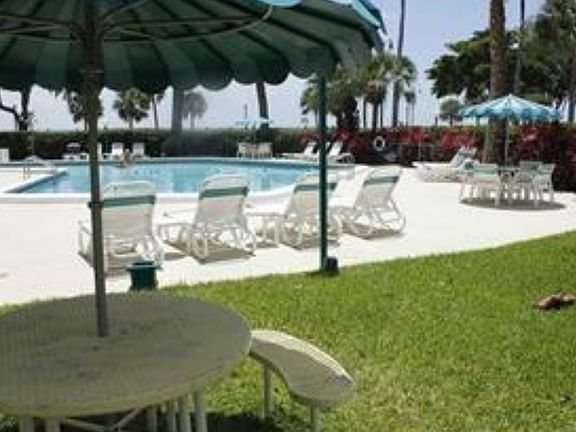 4th image of 1408 Brickell Bay Dr APT 409
