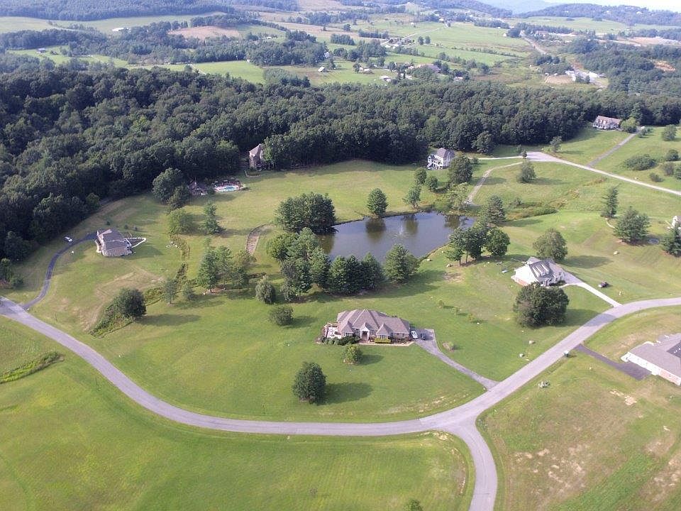 1st image of 244 Cobble Ln #28