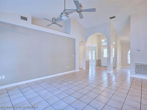 5th image of 1700 Buck St