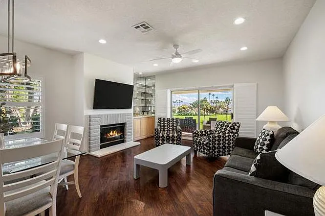 270 Vista Royale Cir E — Photo 13
