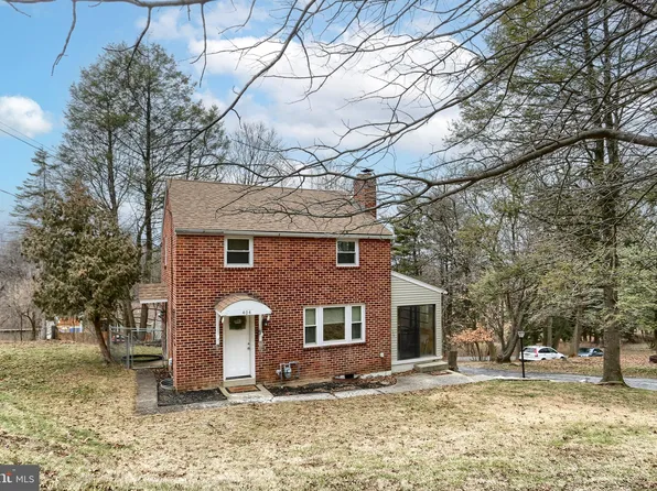 404 Evergreen Rd, New Cumberland, PA 17070