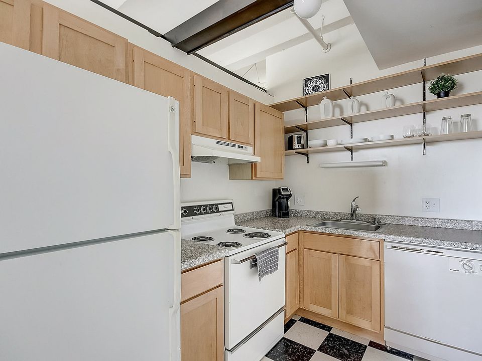 Riverside Lofts kitchen