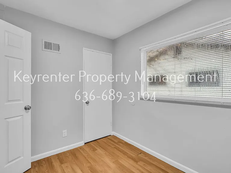 10521 Duke Dr — Photo 10