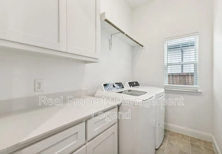 6644 Windfall Dr — Photo 12