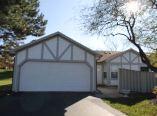 288 Juniper Cir, Streamwood, IL 60107