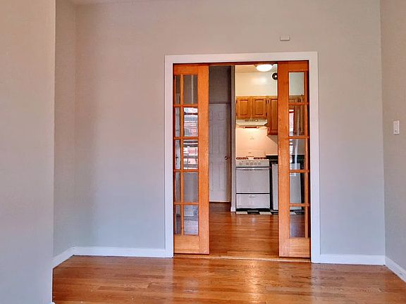 4th image of 514 E 5th St APT 8