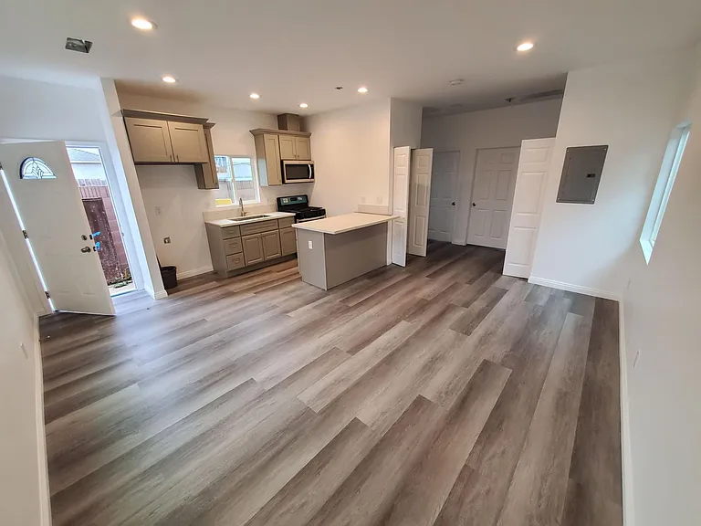 5426 Camp St — Photo 4