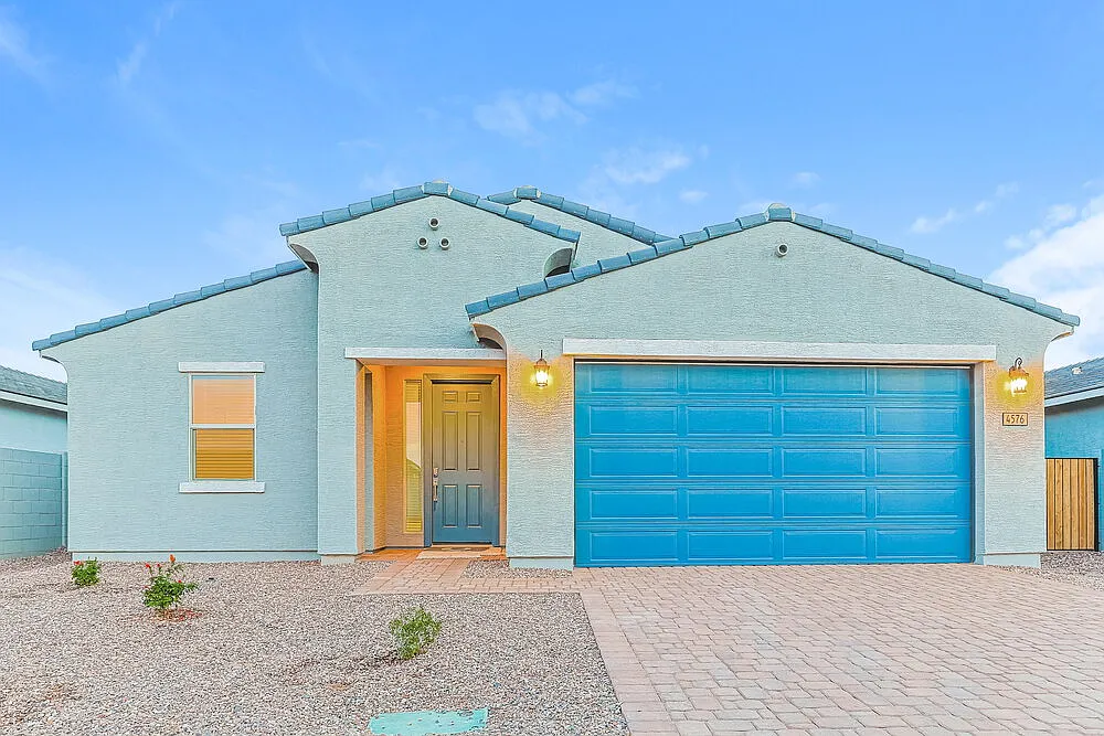 4 bed, 2.0 bath, 2140 sqft, $2,380 — Photo 1