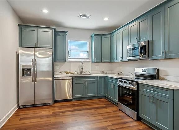 4th image of 2646 Elder St