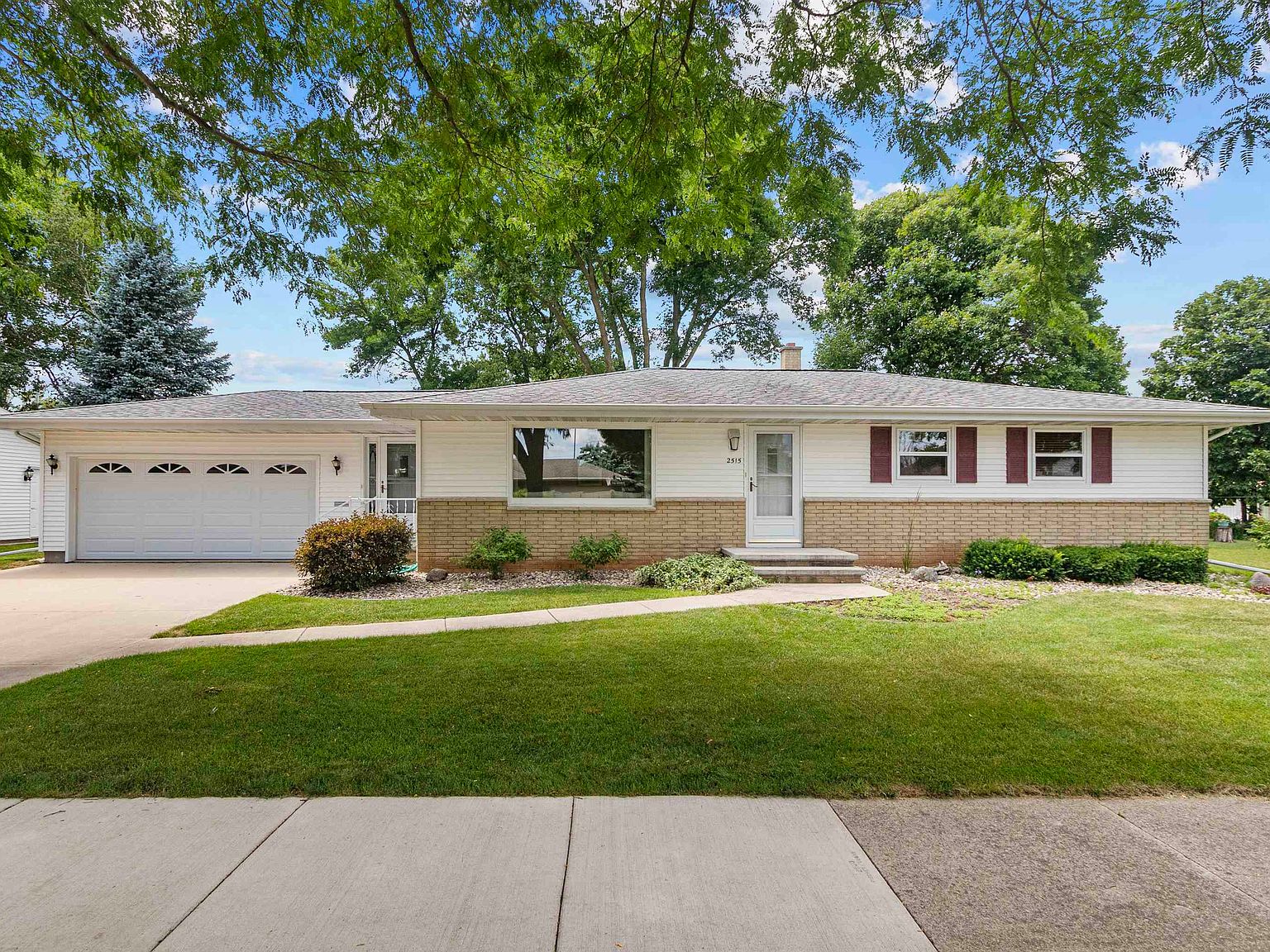 2515 S Greenview St, Appleton, WI 54915 Zillow