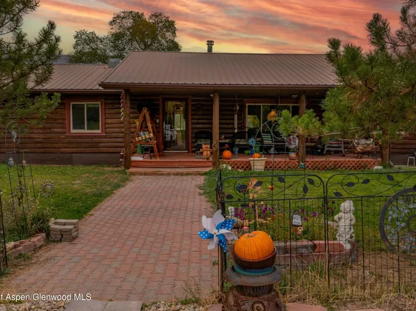 147 Village Dr, Rifle, CO 81650