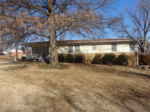 224 W Seminole Ave, Nowata, OK 74048