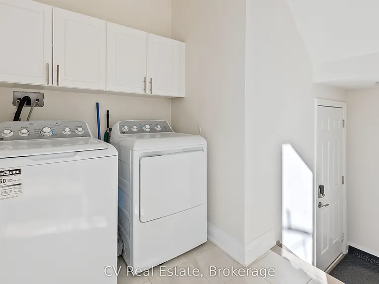 115 Stillwater Cres — Photo 36