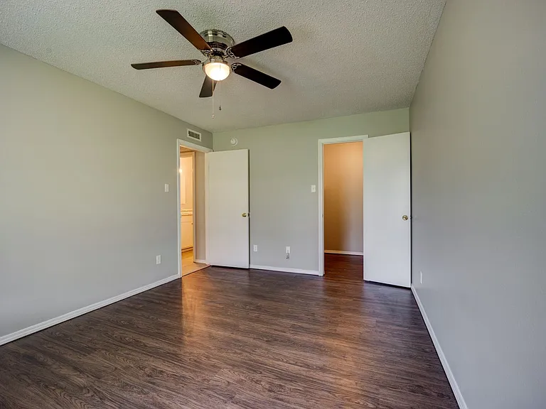 Ramsey Square Apartments — Photo 34