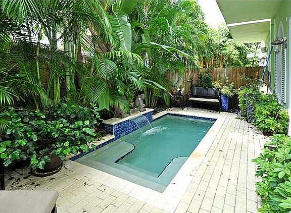 2nd image of 2642 NE 9th Ave #10