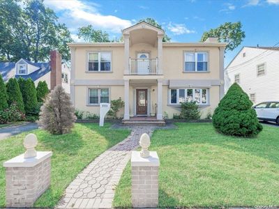 880 Barth Drive, Baldwin, NY, 11510