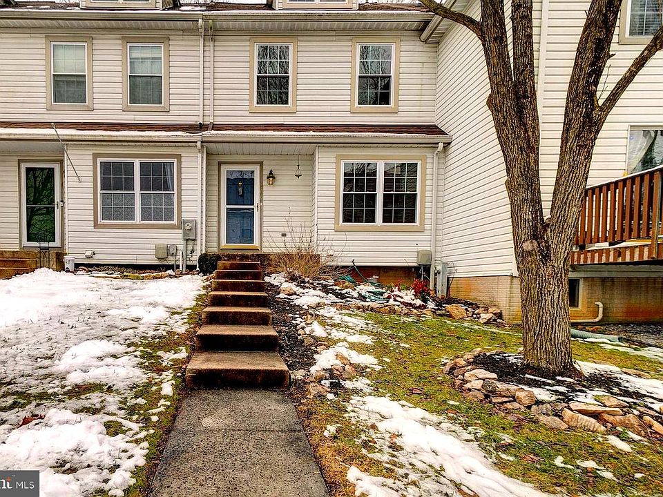 1st image of 466 Darby Ln