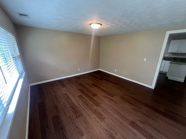 421 Brian Ave — Photo 6