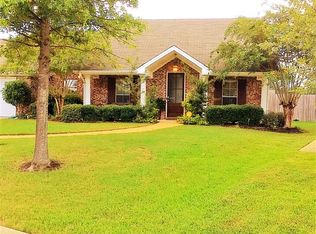 411 Fenway Dr, Brandon, MS 39047