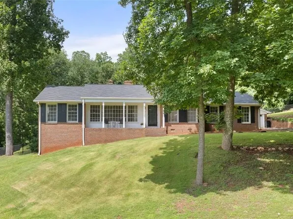5410 Palisade Dr, Pfafftown, NC 27040