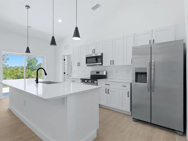 6 Bank Ct — Photo 11