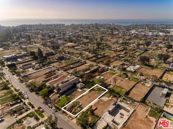 1035 Chautauqua Blvd, Pacific Palisades, CA 90272