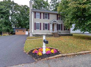 125 Wedgewood Ln, Manchester, NH 03109