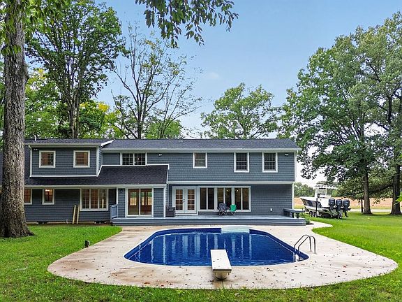 2nd image of 400 Perlee Rd