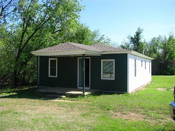 2nd image of 624 NW 100th St