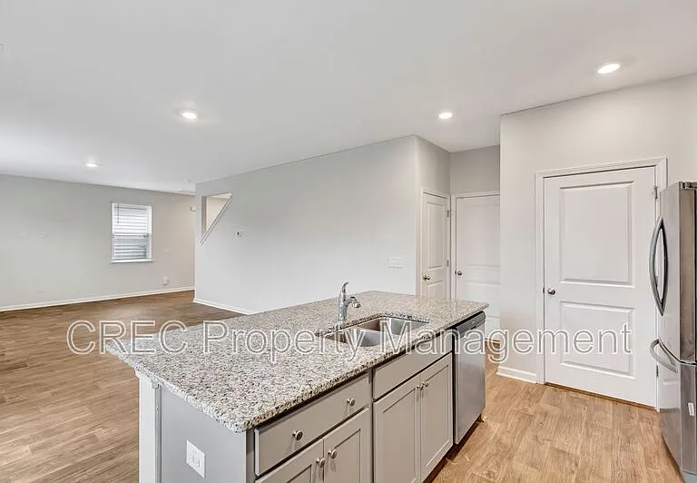 575 Wayton Cir — Photo 9