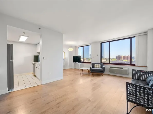 100 Old Palisade Rd APT 2014, Fort Lee, NJ 07024