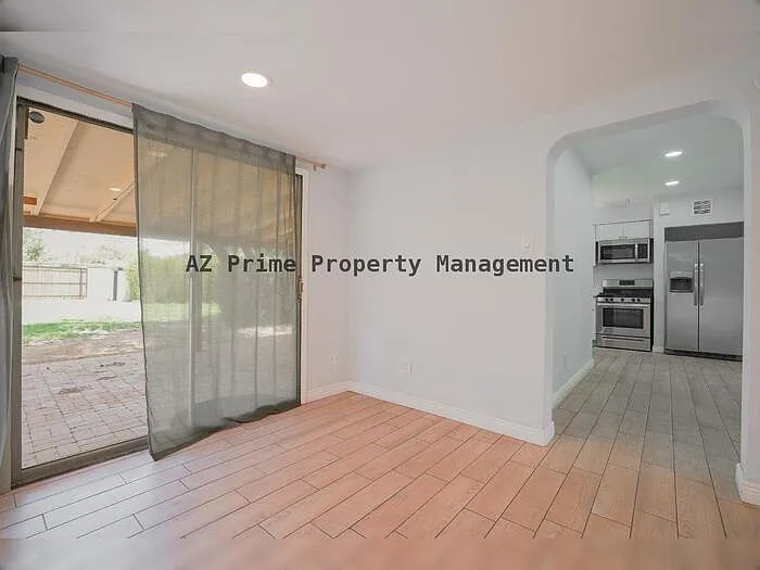 506 W 11th St — Photo 15