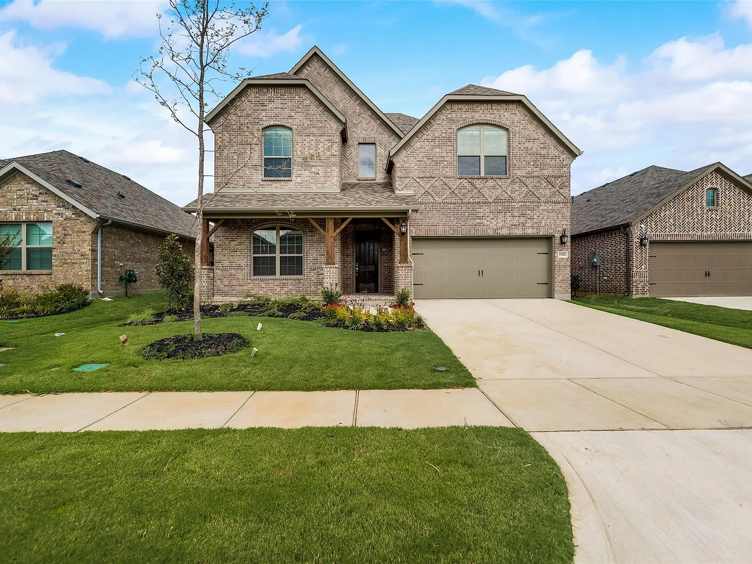 4 bed, 3.5 bath, 3347 sqft, $3,450 — Photo 2