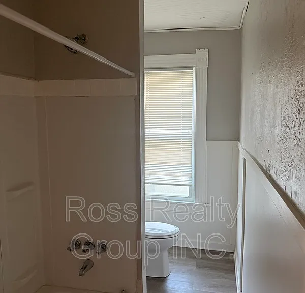 1121 Delence St #LOWER — Photo 2