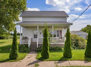 535 NE 3rd St, De Land, IL 61839