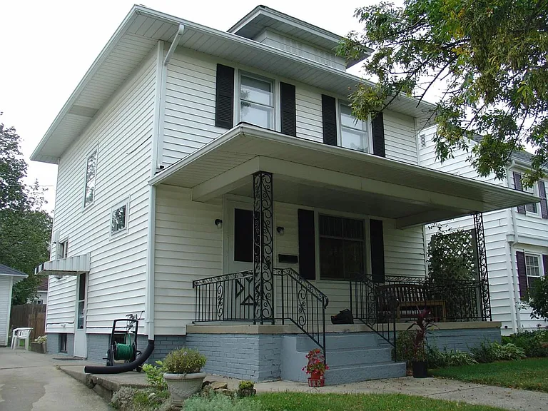 1629 Emerson Ave — Photo 1